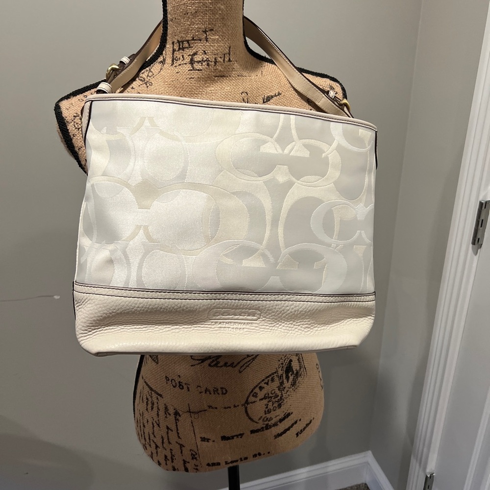 💯 Authentic Coach Handbag
